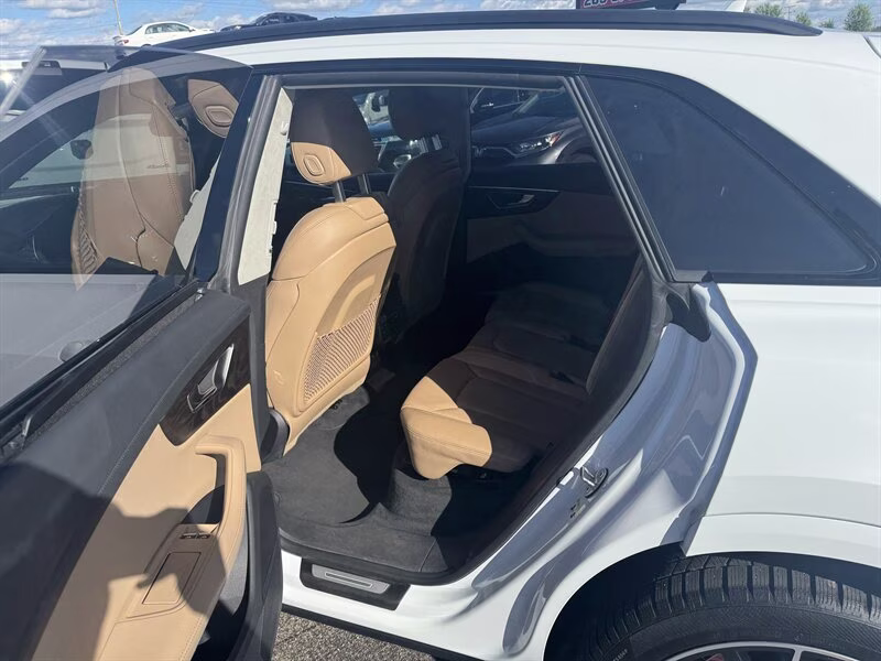 2022 Carrara White Audi Q8 quattro Prestige 55 TFSI AWD SUV