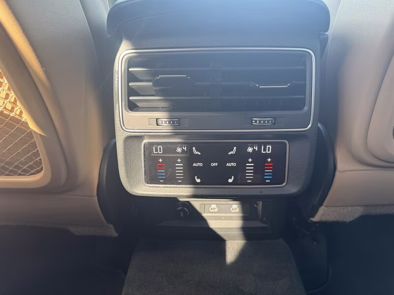 2022 Carrara White Audi Q8 quattro Prestige 55 TFSI AWD SUV