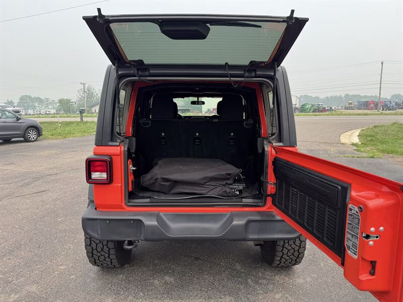 2018 Nacho Clear Coat Jeep Wrangler Unlimited Sport 4X4 SUV