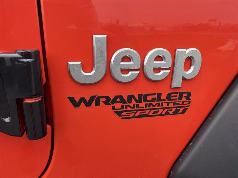 2018 Nacho Clear Coat Jeep Wrangler Unlimited Sport 4X4 SUV