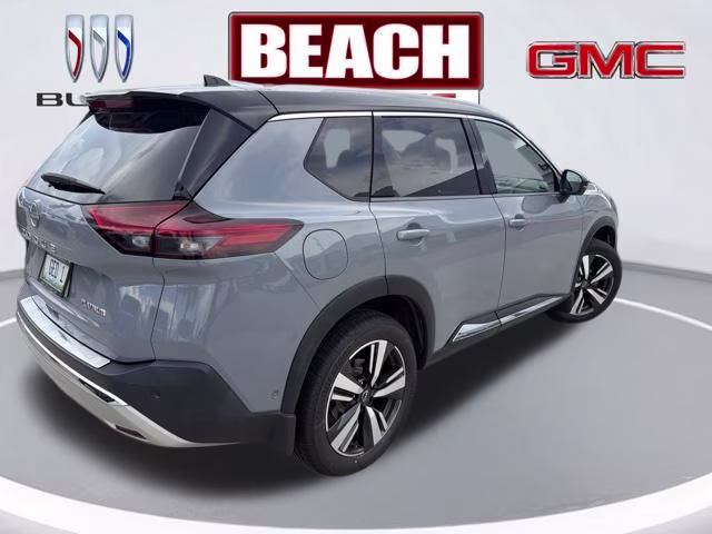 2022 Boulder Gray Pearl/Super Black Nissan Rogue Platinum FWD SUV