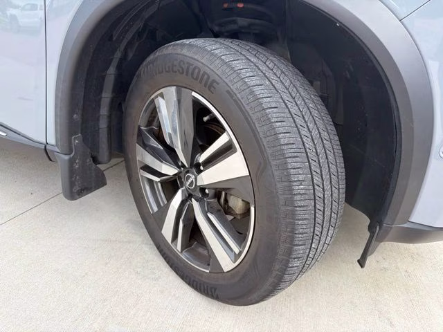 2022 Boulder Gray Pearl/Super Black Nissan Rogue Platinum FWD SUV