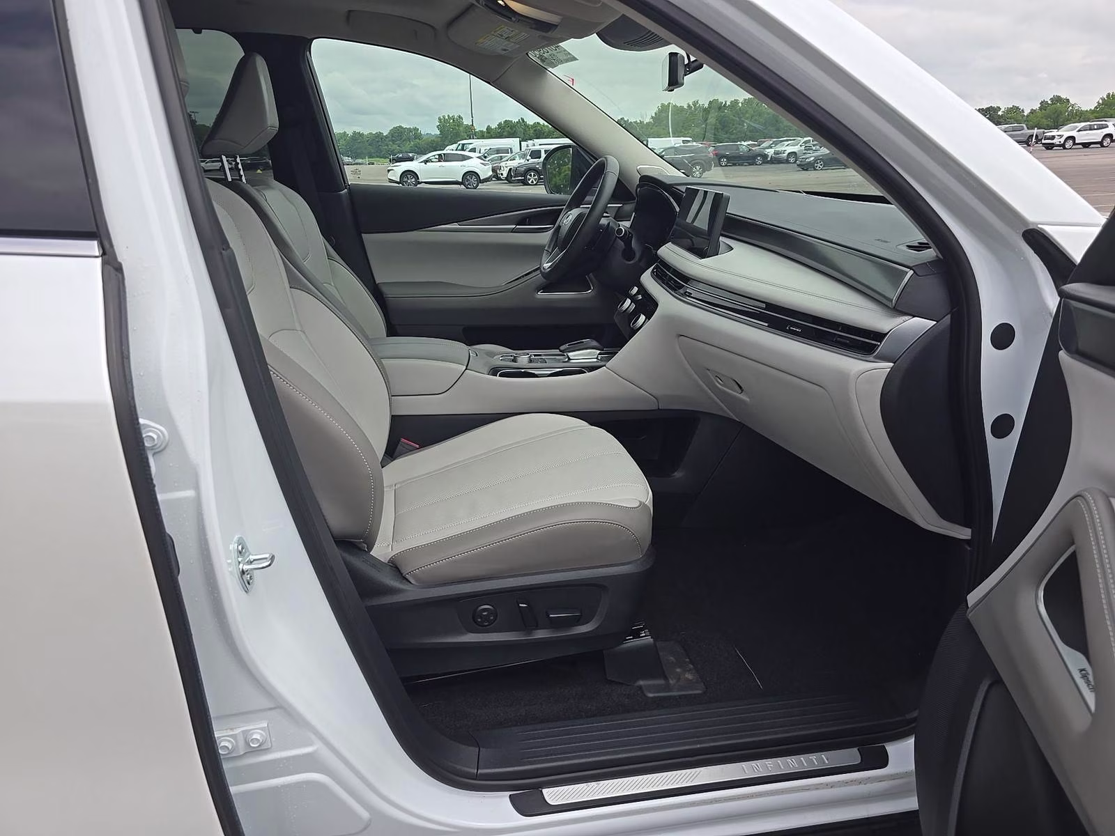 2026 White INFINITI QX60 LUXE AWD SUV