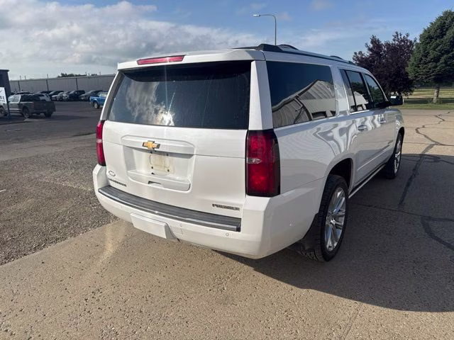 2019 Iridescent Pearl Tricoat Chevrolet Suburban Premier 4X4 SUV