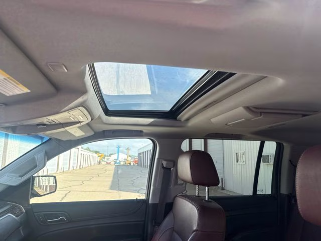 2019 Iridescent Pearl Tricoat Chevrolet Suburban Premier 4X4 SUV
