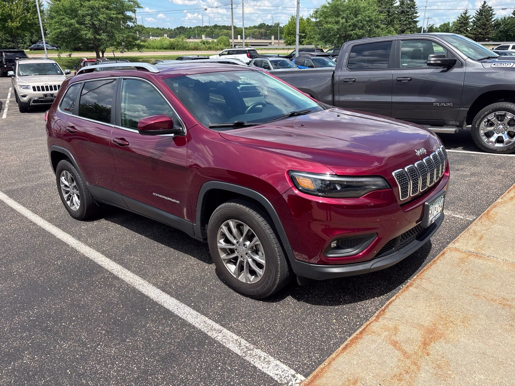2019 Velvet Red Pearlcoat Jeep Cherokee Latitude Plus 4X4 SUV