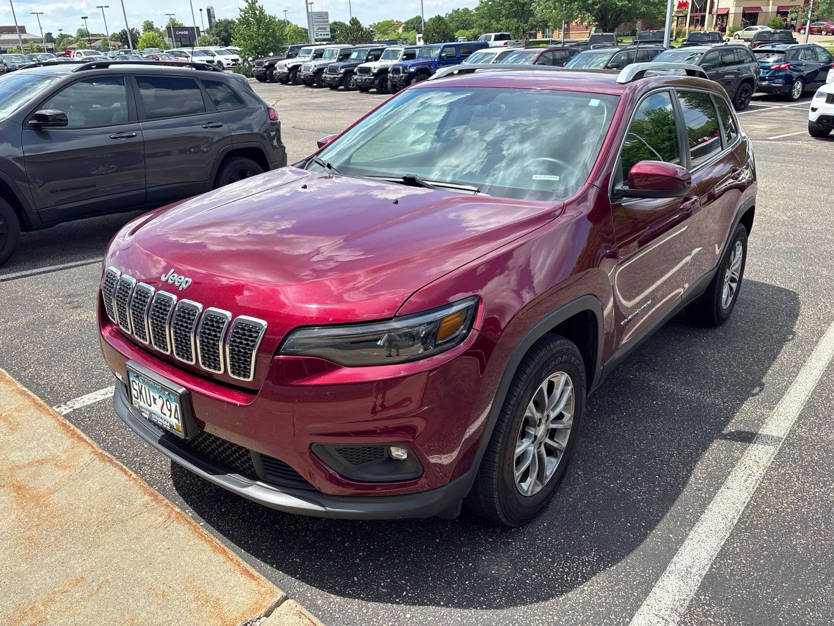 2019 Velvet Red Pearlcoat Jeep Cherokee Latitude Plus 4X4 SUV