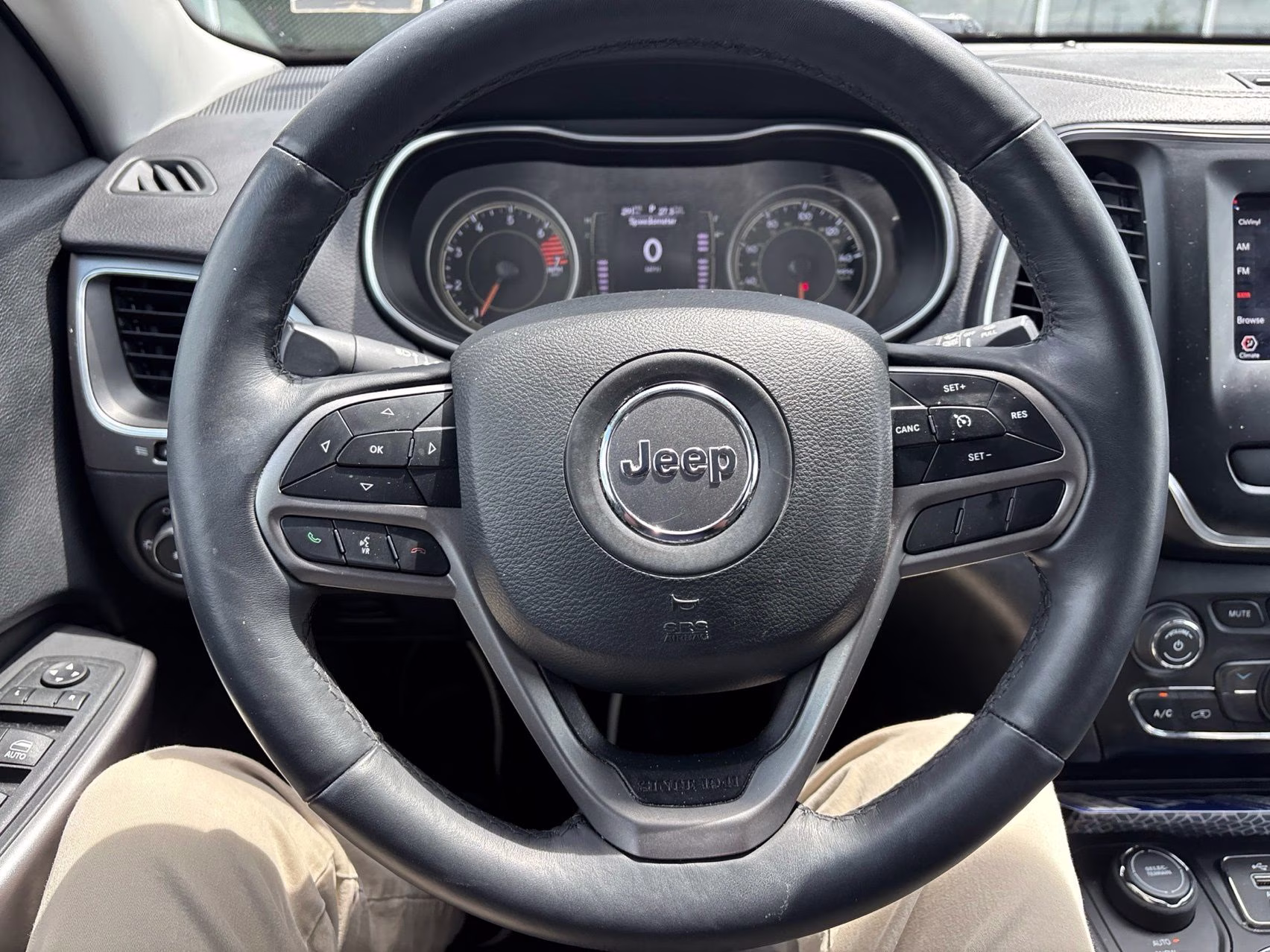 2019 Velvet Red Pearlcoat Jeep Cherokee Latitude Plus 4X4 SUV