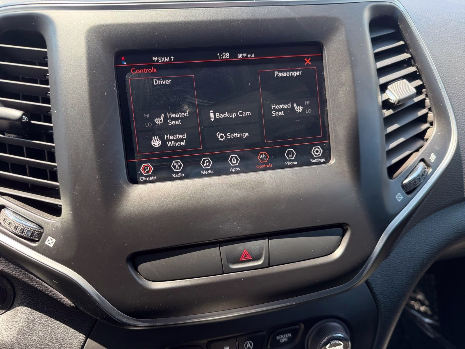2019 Velvet Red Pearlcoat Jeep Cherokee Latitude Plus 4X4 SUV