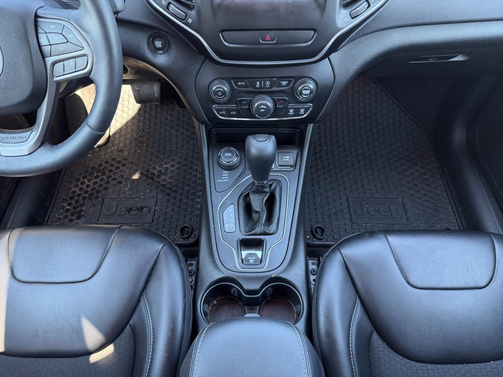 2019 Velvet Red Pearlcoat Jeep Cherokee Latitude Plus 4X4 SUV