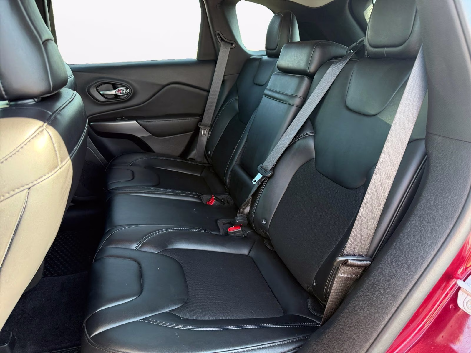 2019 Velvet Red Pearlcoat Jeep Cherokee Latitude Plus 4X4 SUV