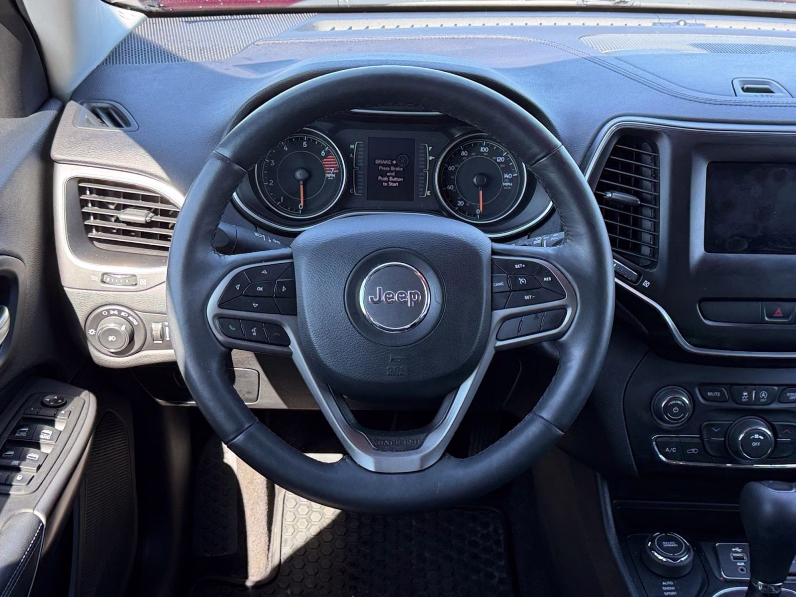 2019 Velvet Red Pearlcoat Jeep Cherokee Latitude Plus 4X4 SUV