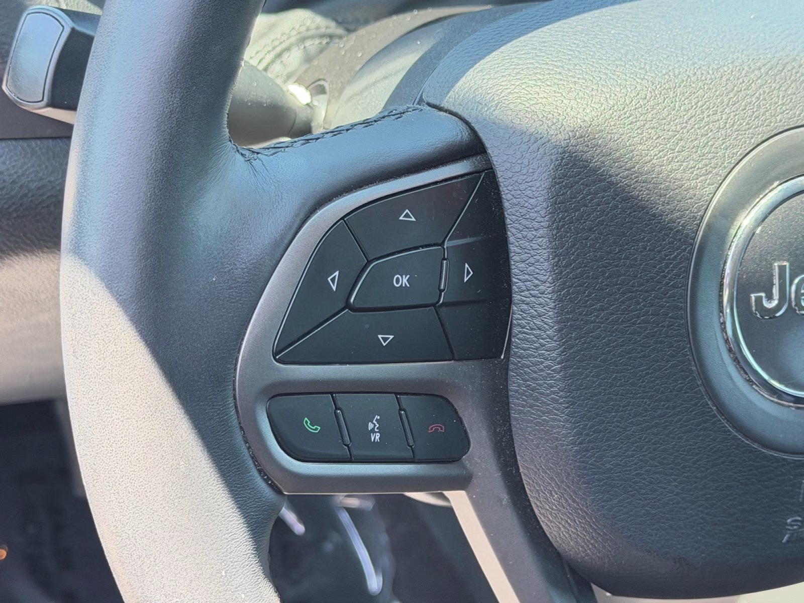 2019 Velvet Red Pearlcoat Jeep Cherokee Latitude Plus 4X4 SUV