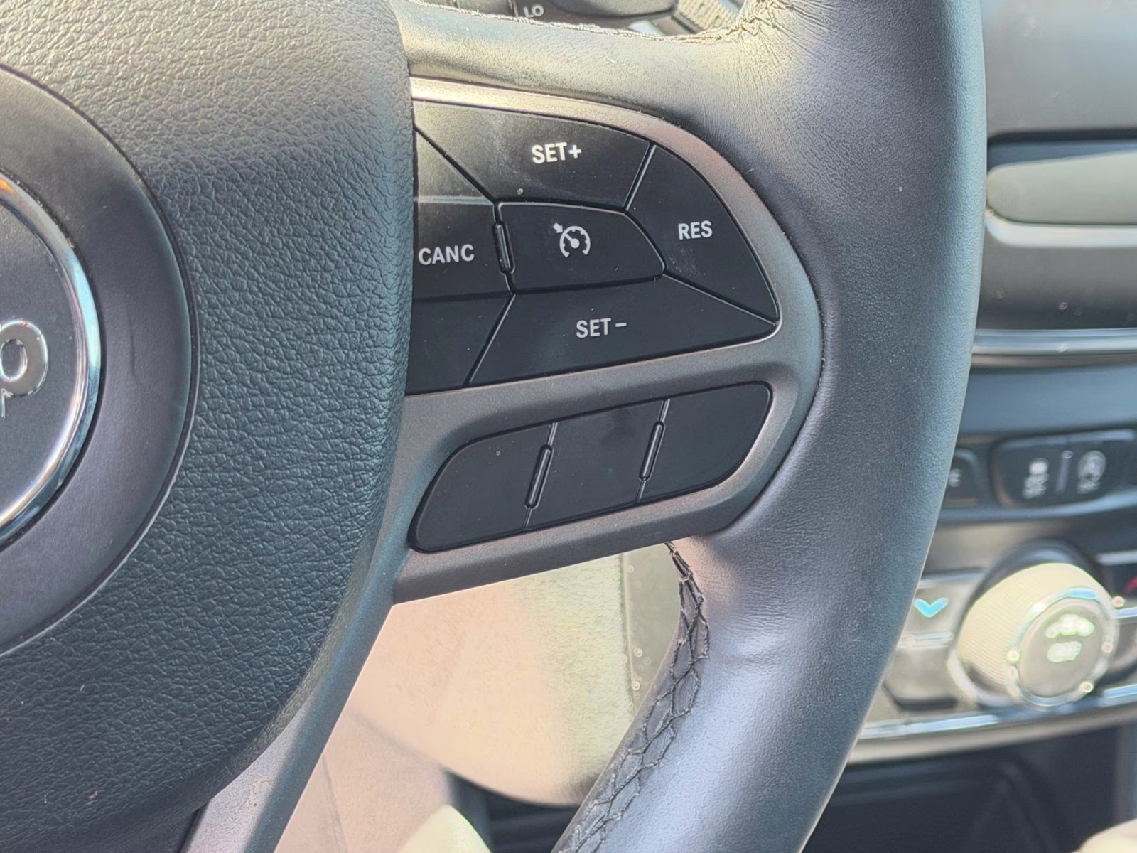 2019 Velvet Red Pearlcoat Jeep Cherokee Latitude Plus 4X4 SUV