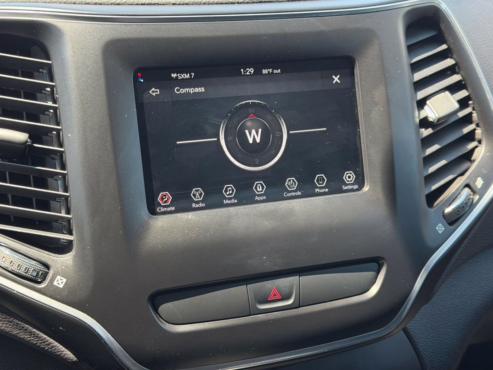 2019 Velvet Red Pearlcoat Jeep Cherokee Latitude Plus 4X4 SUV
