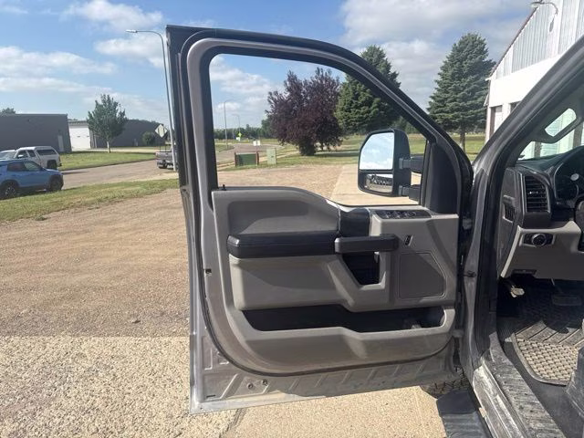 2020 Silver Ford Super Duty F-250 SRW XLT 4X4 Truck