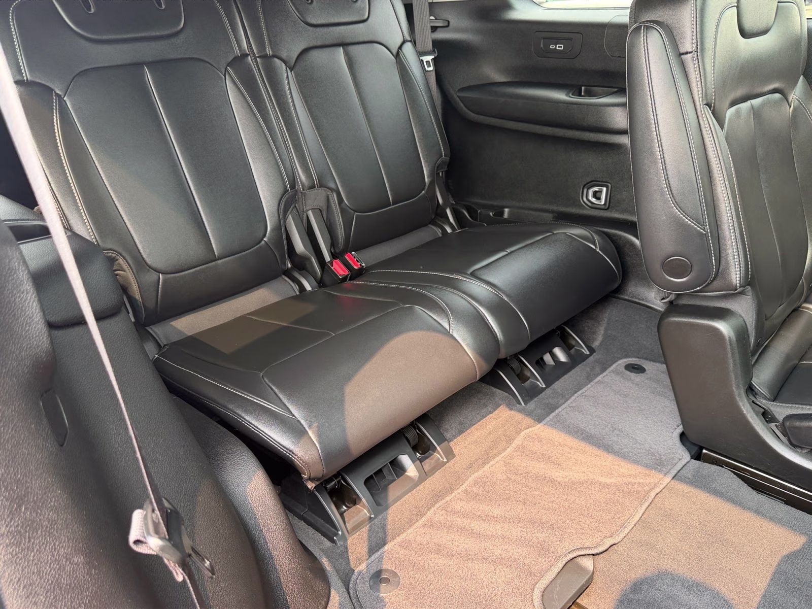 2022 Velvet Red Pearlcoat Jeep Grand Cherokee L Limited 4X4 SUV