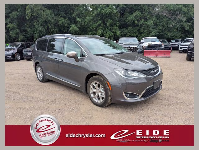2018 Granite Crystal Metallic Clearcoat Chrysler Pacifica Limited FWD Van