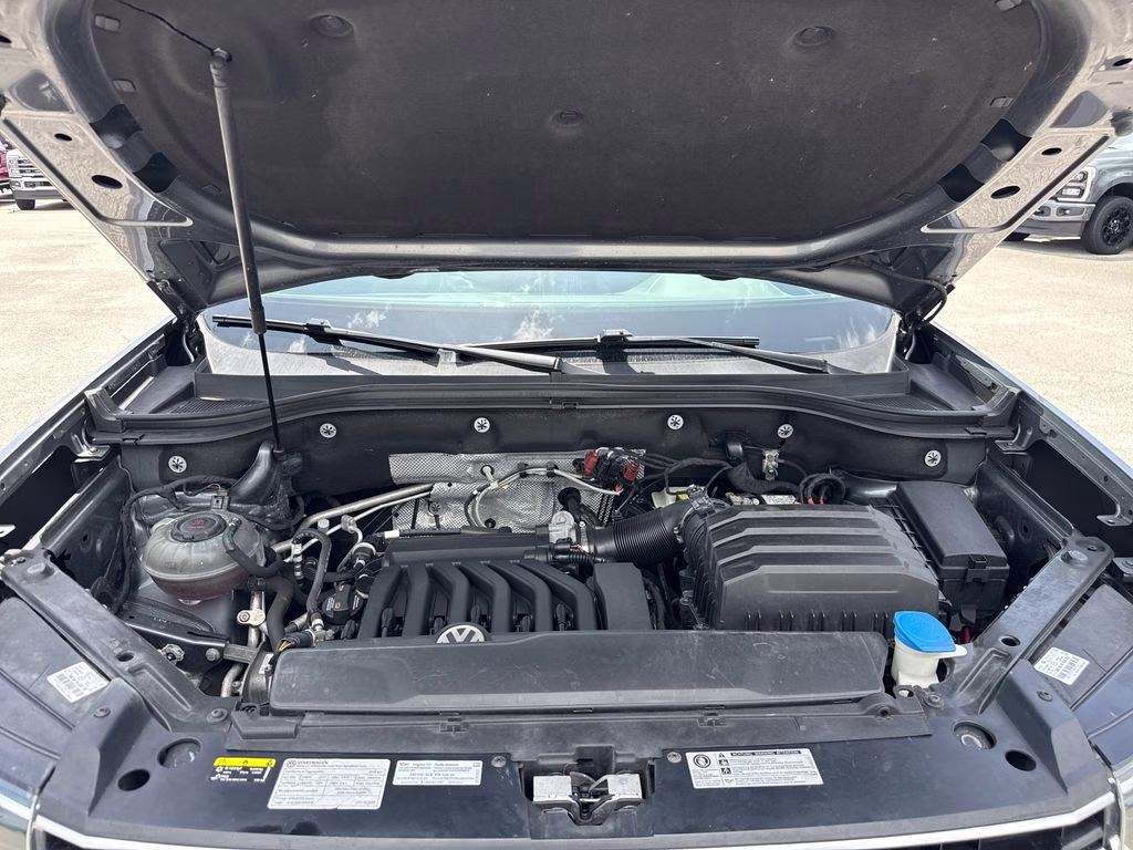 2019 Platinum Gray Metallic Volkswagen Atlas 3.6L V6 SEL R-Line FWD SUV
