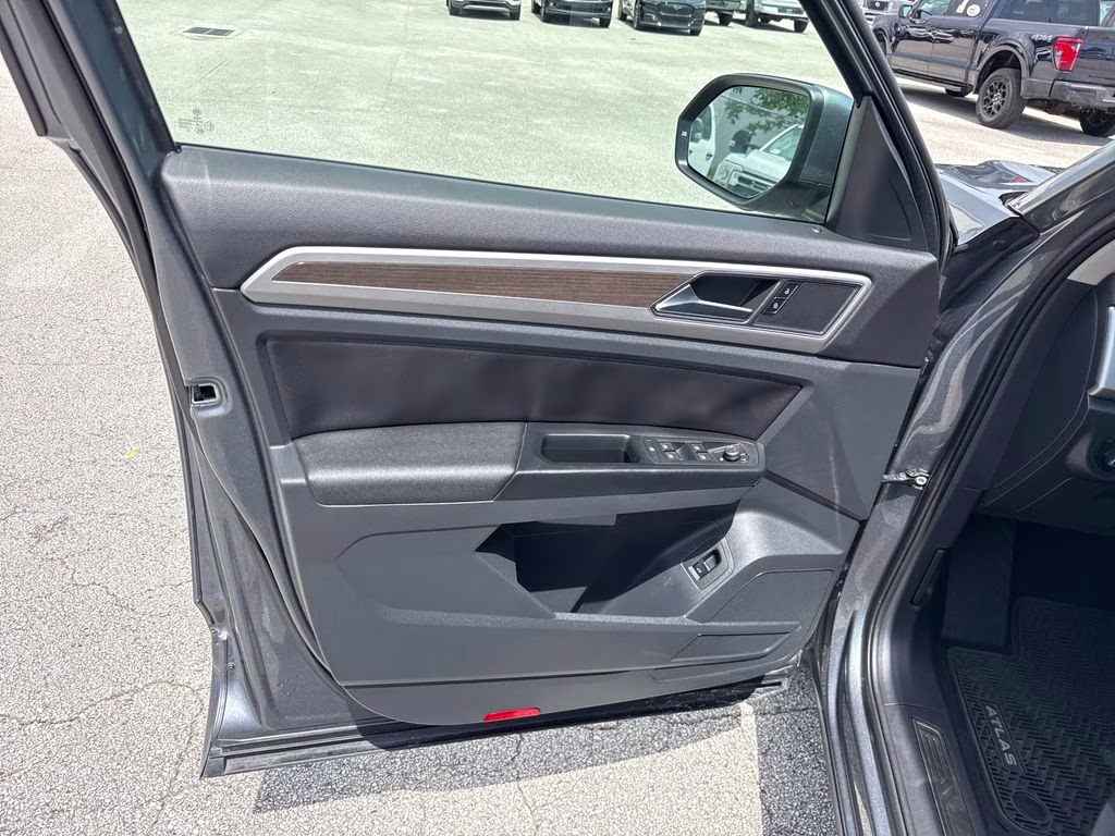 2019 Platinum Gray Metallic Volkswagen Atlas 3.6L V6 SEL R-Line FWD SUV