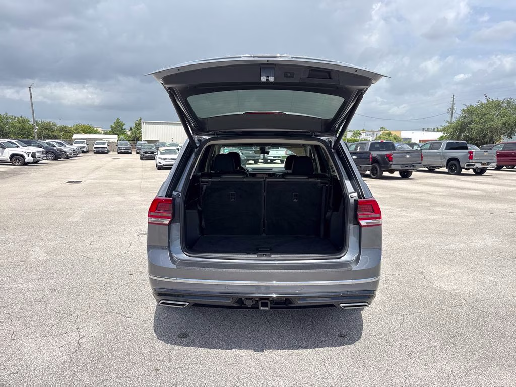 2019 Platinum Gray Metallic Volkswagen Atlas 3.6L V6 SEL R-Line FWD SUV