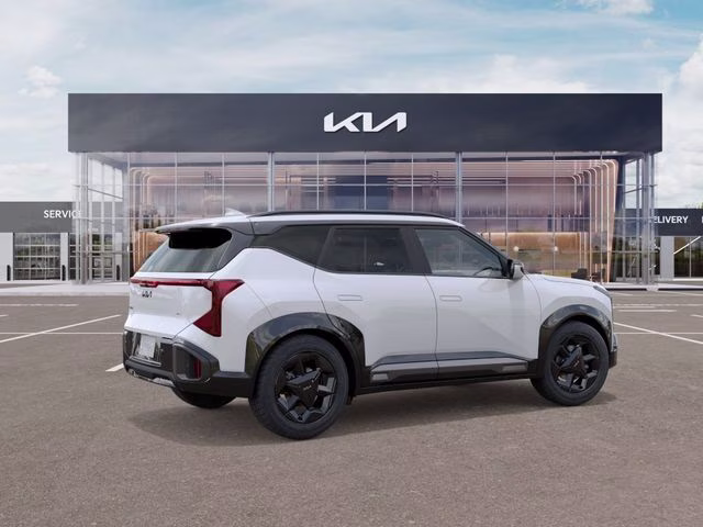 2027 White Kia Seltos X-Line S AWD SUV