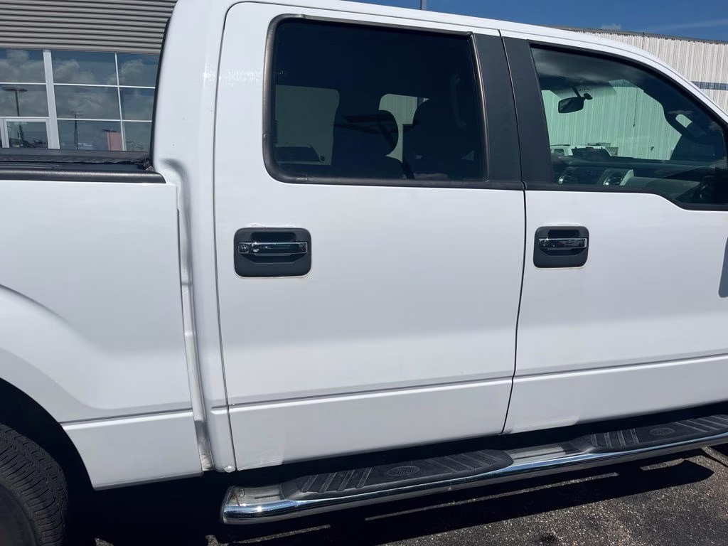 2014 Oxford White Ford F-150 XLT Plus w/Convenience Pkg 4X4 Truck