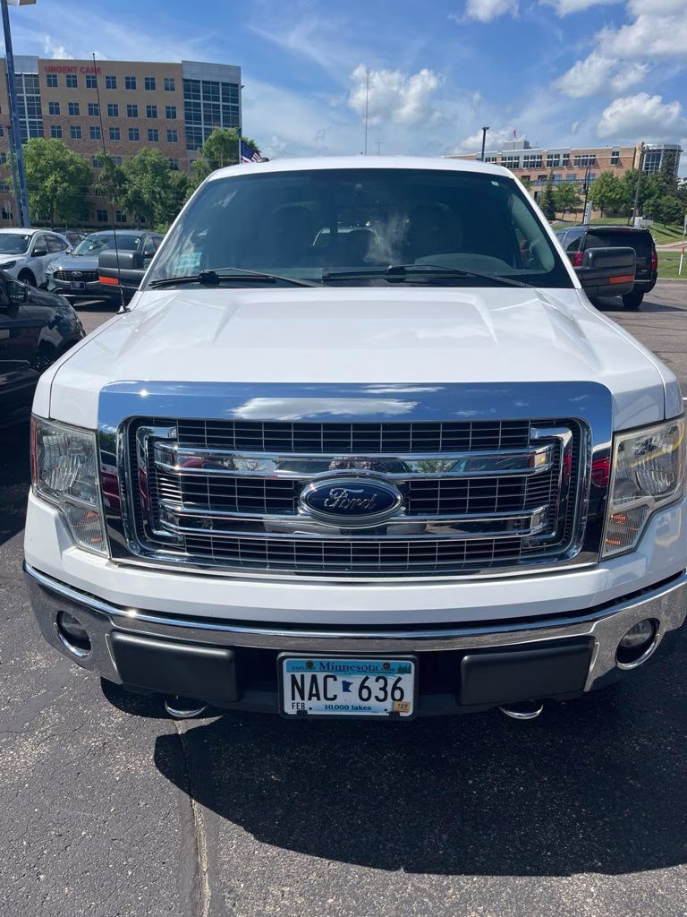 2014 Oxford White Ford F-150 XLT Plus w/Convenience Pkg 4X4 Truck