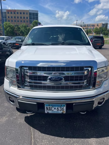 2014 Oxford White Ford F-150 XLT Plus w/Convenience Pkg 4X4 Truck