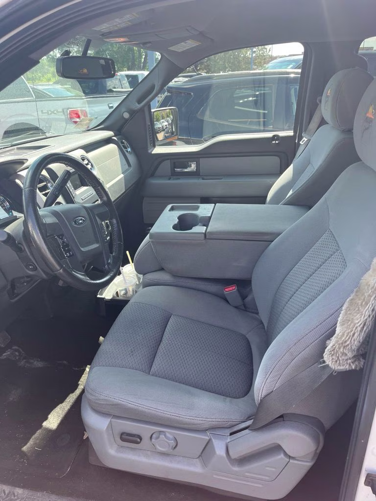2014 Oxford White Ford F-150 XLT Plus w/Convenience Pkg 4X4 Truck