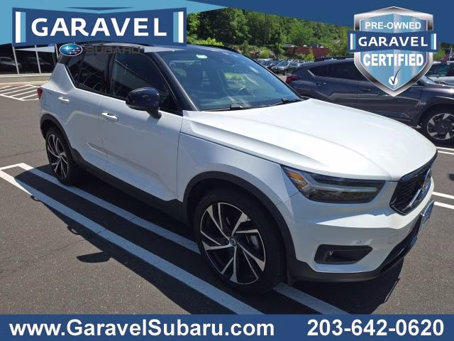 2021 Crystal White Volvo XC40 R-Design AWD SUV