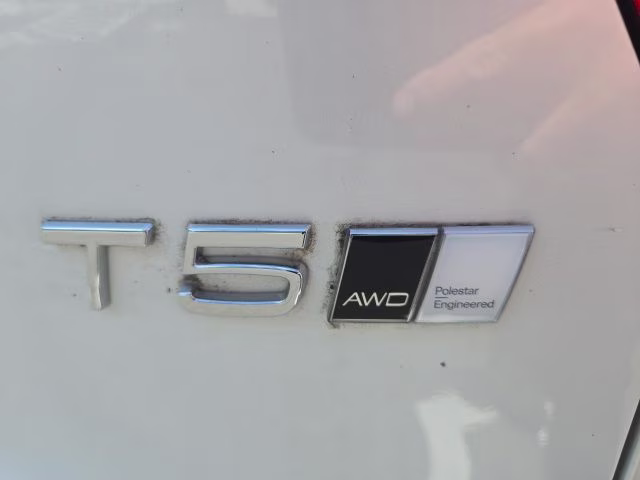2021 White Volvo XC40 R-Design AWD SUV