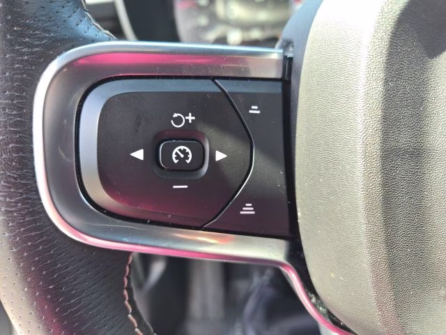 2021 White Volvo XC40 R-Design AWD SUV