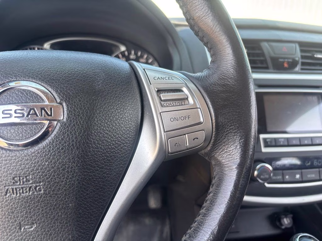 2017 Super Black Nissan Altima 2.5 SL FWD Sedan