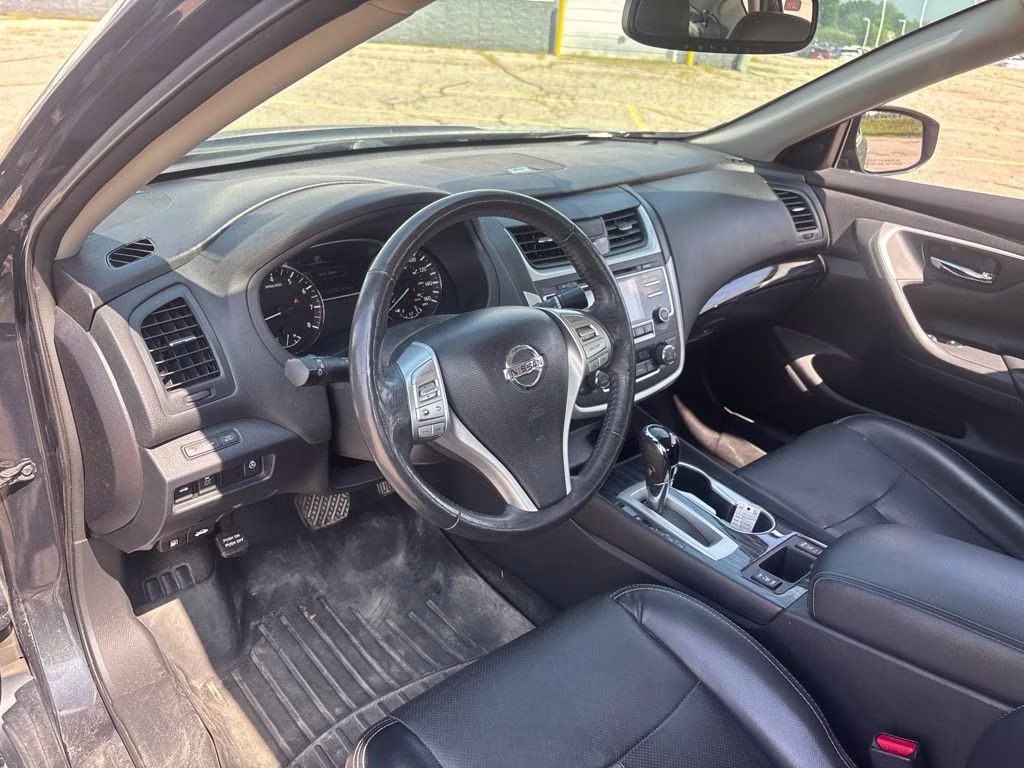 2017 Super Black Nissan Altima 2.5 SL FWD Sedan