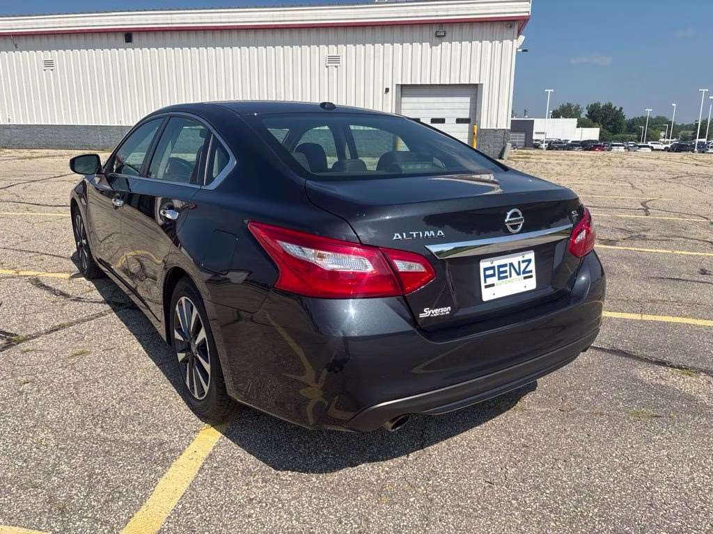 2017 Super Black Nissan Altima 2.5 SL FWD Sedan