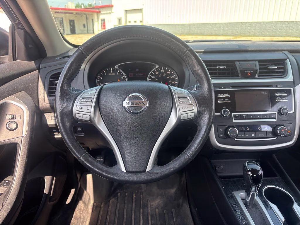 2017 Super Black Nissan Altima 2.5 SL FWD Sedan