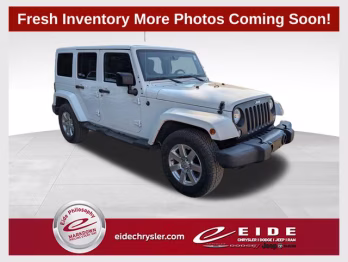 2014 Bright White Clearcoat Jeep Wrangler Unlimited Sahara 4X4 SUV