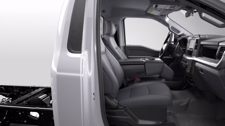2026 Oxford White Ford Super Duty F-550 DRW XL DRW 4X4 Truck