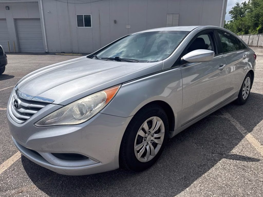 2012 Radiant Silver Metallic Hyundai Sonata GLS FWD Sedan