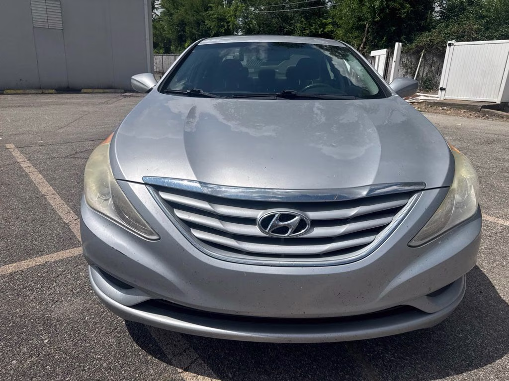 2012 Radiant Silver Metallic Hyundai Sonata GLS FWD Sedan