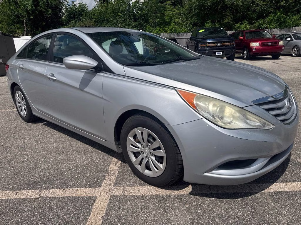 2012 Radiant Silver Metallic Hyundai Sonata GLS FWD Sedan