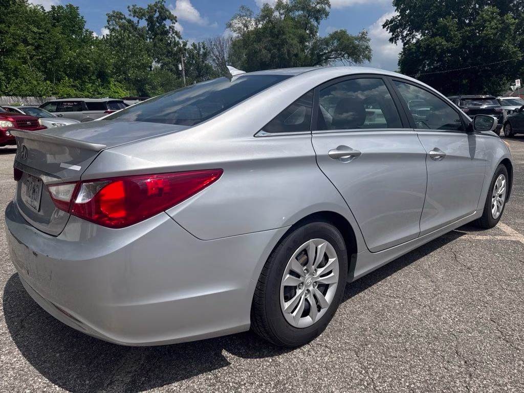 2012 Radiant Silver Metallic Hyundai Sonata GLS FWD Sedan