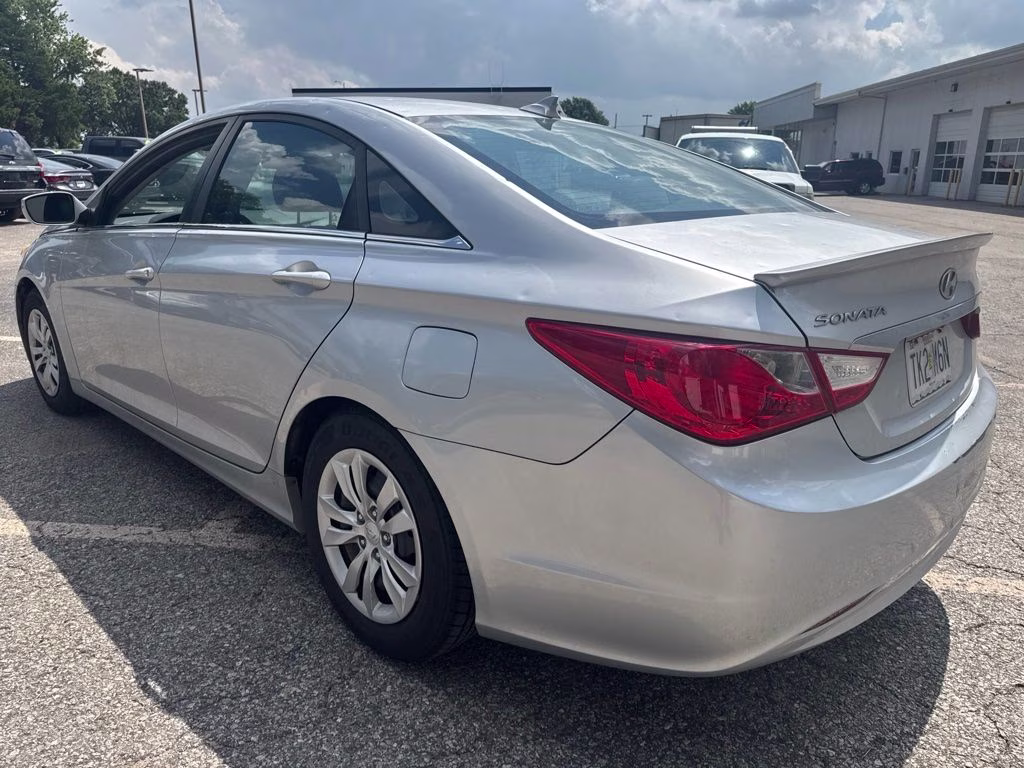2012 Radiant Silver Metallic Hyundai Sonata GLS FWD Sedan
