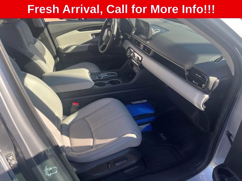 2025 Lunar Silver Metallic Honda Pilot EX-L AWD SUV