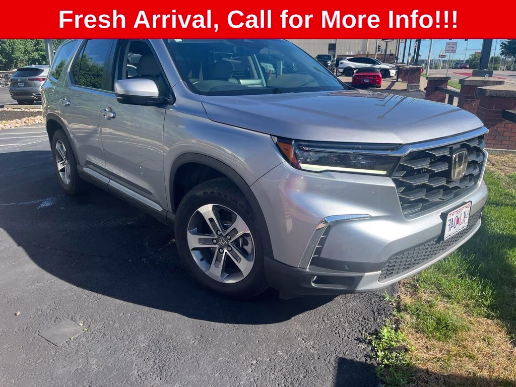2025 Lunar Silver Metallic Honda Pilot EX-L AWD SUV