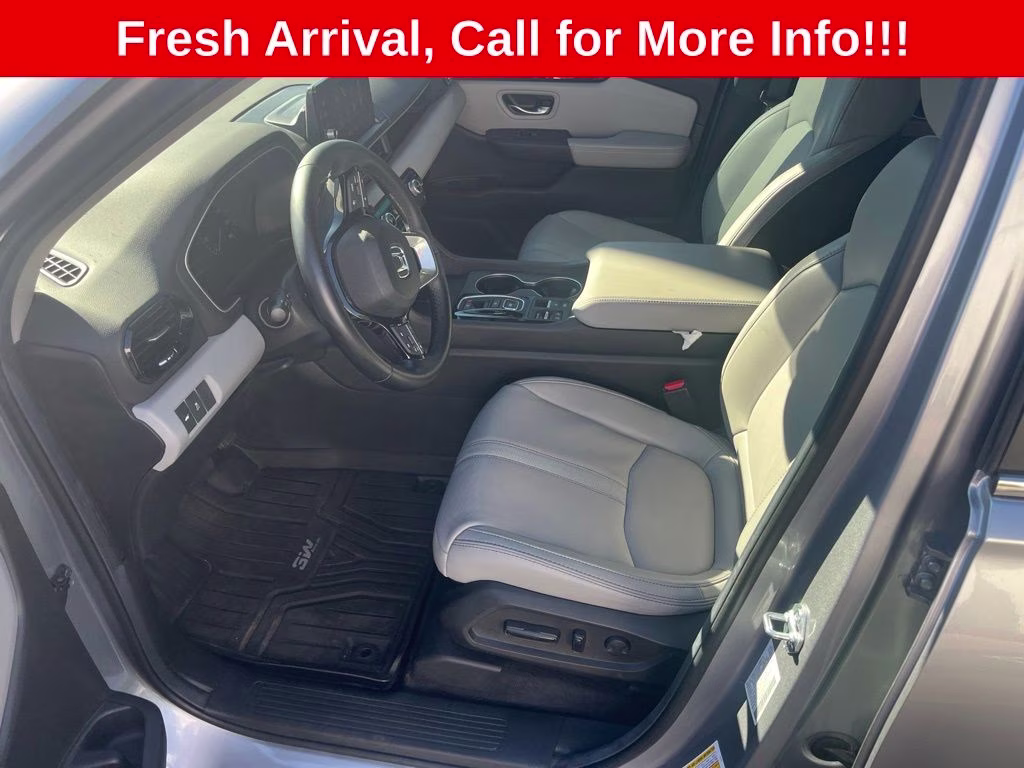 2025 Lunar Silver Metallic Honda Pilot EX-L AWD SUV