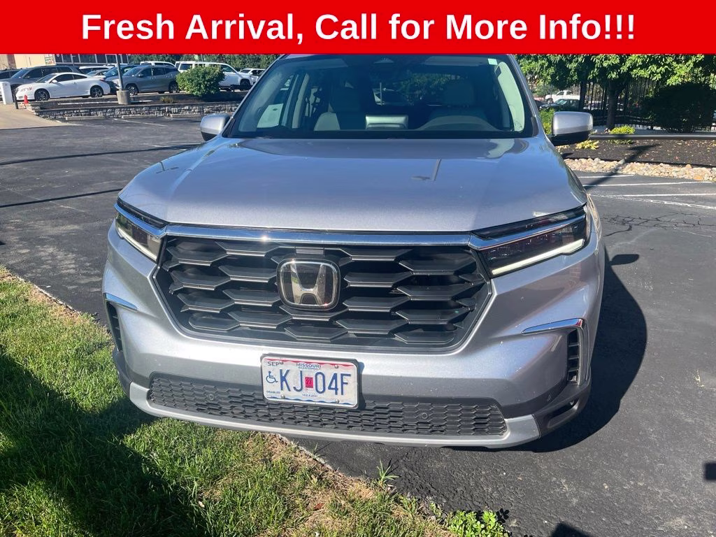 2025 Lunar Silver Metallic Honda Pilot EX-L AWD SUV