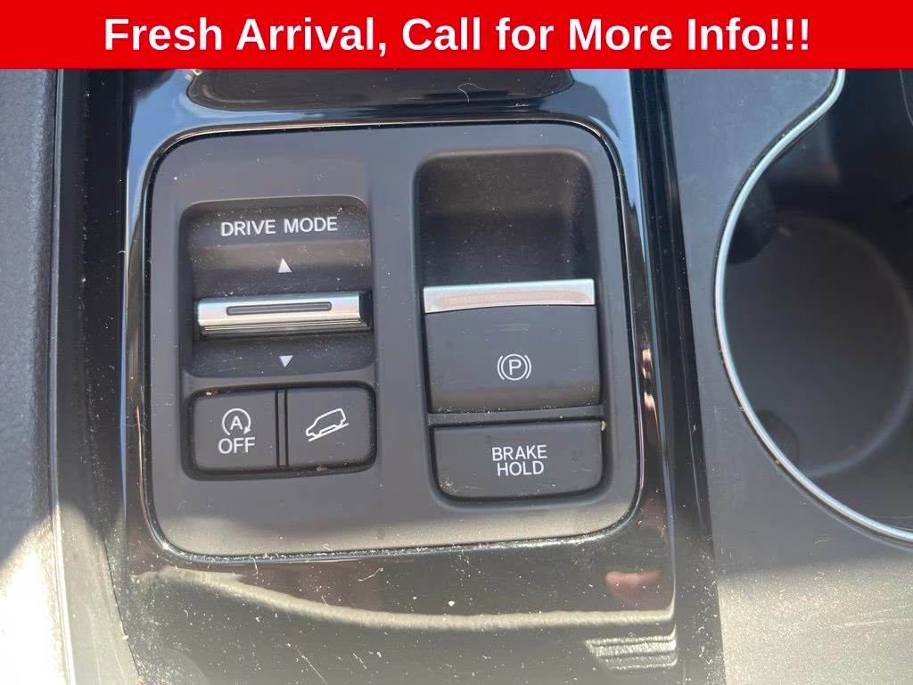 2025 Lunar Silver Metallic Honda Pilot EX-L AWD SUV