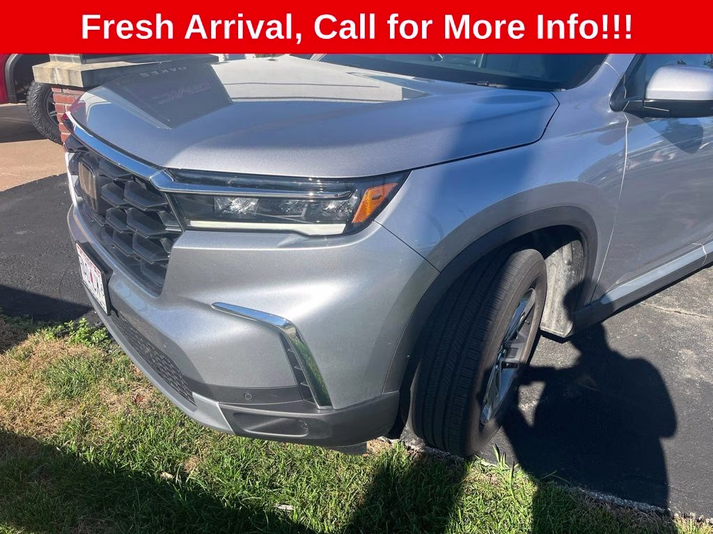 2025 Lunar Silver Metallic Honda Pilot EX-L AWD SUV